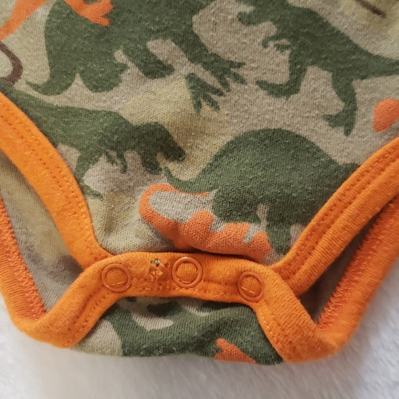 Camo & orange onesie set 🧡 - Picture 3 of 4